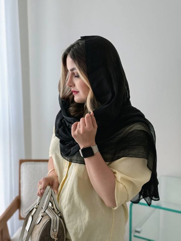شال مشکی میله ای گلوریا